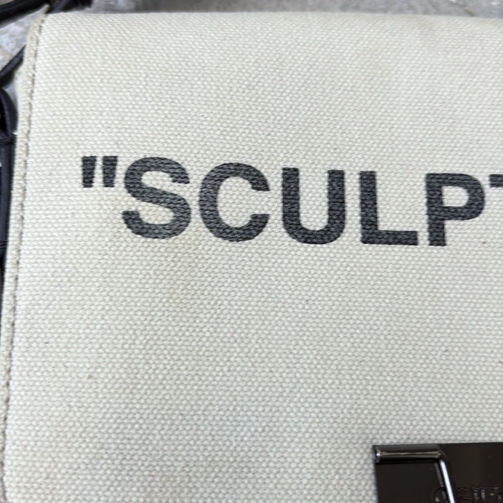 Off-White Virgil Abolh Sculpture canvas - Picture 3 of 13